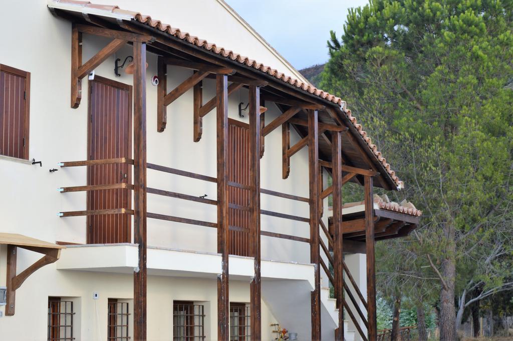 Agriturismo Pattina Villa Pettineo ภายนอก รูปภาพ